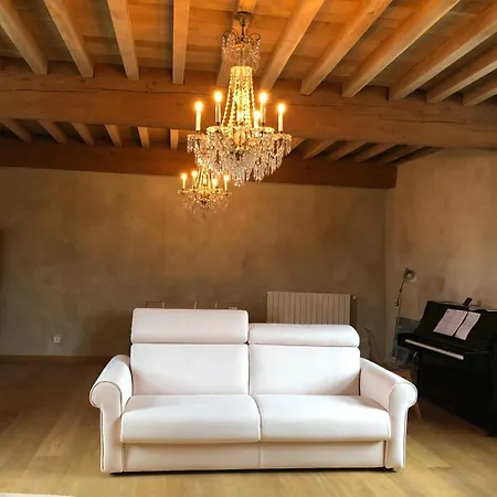 La Maison Casa de hóspedes Courtenay (Isere)
